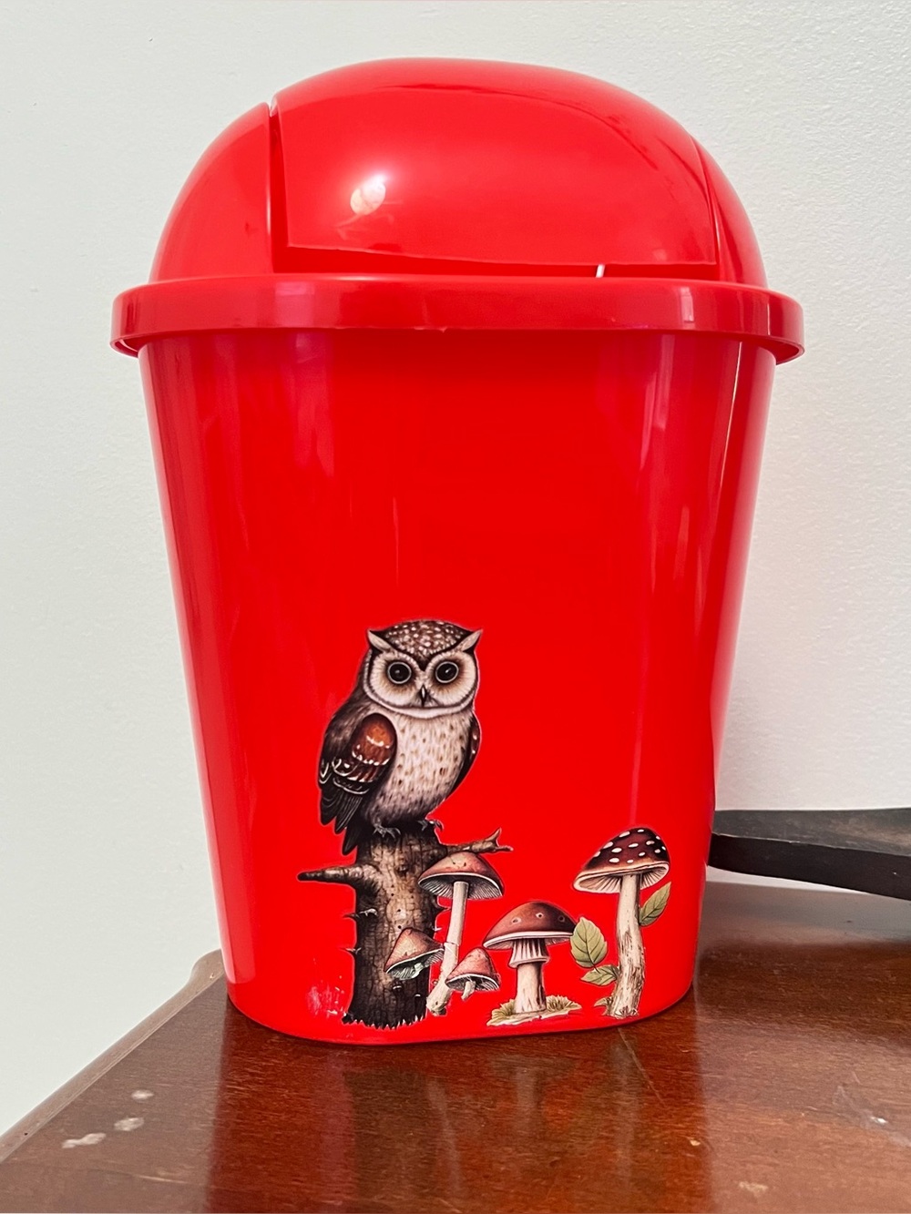 Red Owl & Mushroom Plastic Trash Can